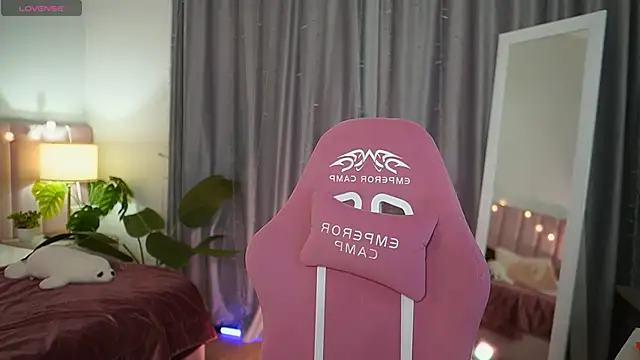 Snapshot of Lala_Land_ chatting on 03-08-25, 03:13 Lala Land online show from 03-08-25, 03:13