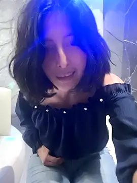 Snapshot of Anahi_cake chatting on 12-15-25, 07:52 Anahi cake online show from 12-15-25, 07:52