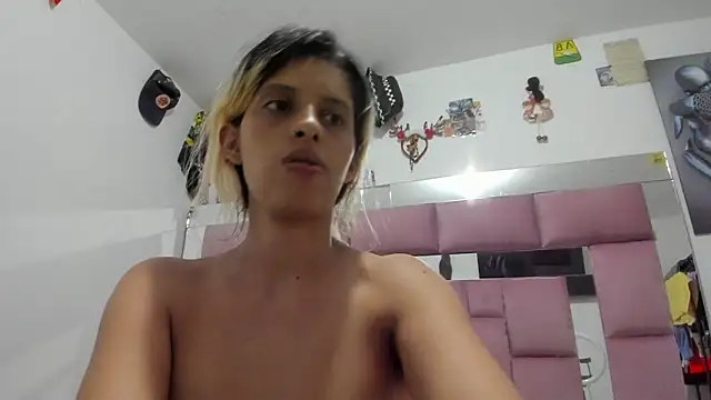 Snapshot of bigcock_iris08 chatting on 10-01-25, 09:29 bigcock iris08 online show from 10-01-25, 09:29