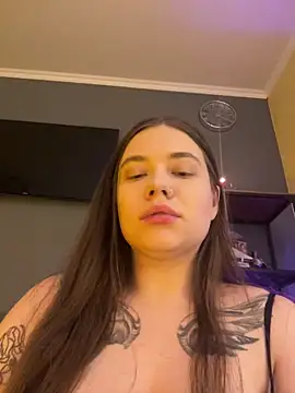 Vikki toriya online show from 11-27-25, 10:43