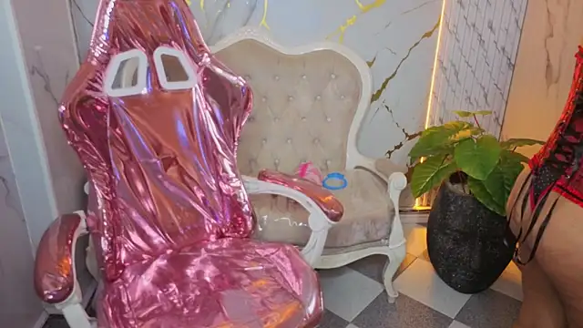 victoria castillo b online show from 03-20-26, 07:48