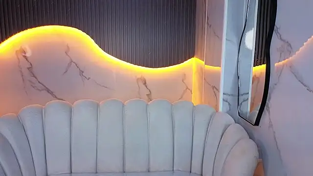 victoria castillo b online show from 02-05-26, 07:53