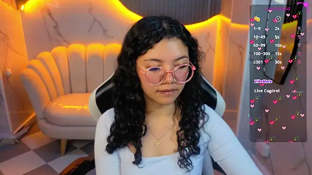 victoria castillo b online show from 02-25-26, 07:47