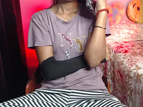 Snapshot of Angel_kiyara chatting on 05-19-26, 07:15 Angel kiyara online show from 05-19-26, 07:15