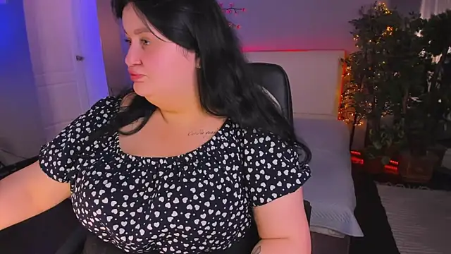Snapshot of MonaSteele chatting on 05-22-26, 05:27 MonaSteele online show from 05-22-26, 05:27