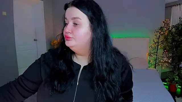 Snapshot of MonaSteele chatting on 02-13-26, 06:13 MonaSteele online show from 02-13-26, 06:13