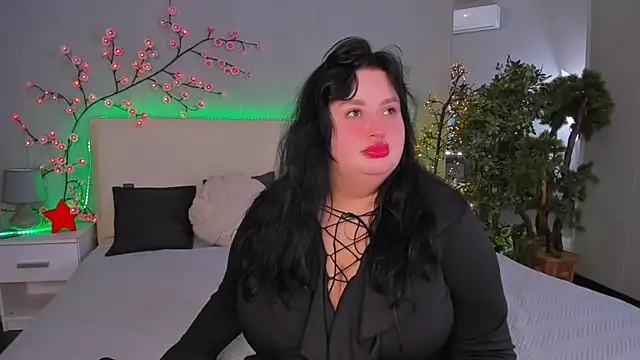 Snapshot of MonaSteele chatting on 02-25-26, 01:11 MonaSteele online show from 02-25-26, 01:11