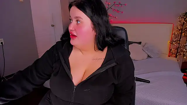 Snapshot of MonaSteele chatting on 02-14-26, 01:44 MonaSteele online show from 02-14-26, 01:44