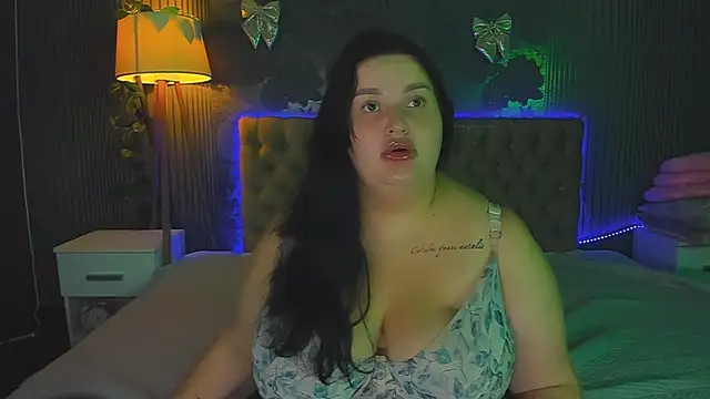 Snapshot of MonaSteele chatting on 07-31-26, 05:07 MonaSteele online show from 07-31-26, 05:07
