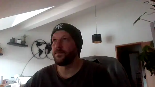 Snapshot of BennyLommy chatting on 02-13-26, 02:17 BennyLommy online show from 02-13-26, 02:17