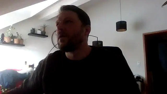 Snapshot of BennyLommy chatting on 02-16-26, 02:27 BennyLommy online show from 02-16-26, 02:27