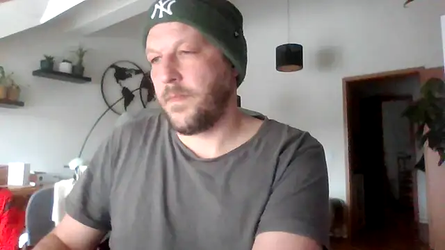 Snapshot of BennyLommy chatting on 02-12-26, 01:22 BennyLommy online show from 02-12-26, 01:22