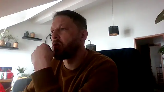 Snapshot of BennyLommy chatting on 02-20-26, 12:51 BennyLommy online show from 02-20-26, 12:51