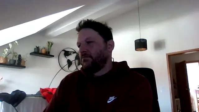 Snapshot of BennyLommy chatting on 04-29-26, 08:29 BennyLommy online show from 04-29-26, 08:29