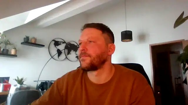 Snapshot of BennyLommy chatting on 02-19-26, 02:25 BennyLommy online show from 02-19-26, 02:25