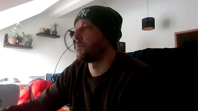 Snapshot of BennyLommy chatting on 02-06-26, 10:55 BennyLommy online show from 02-06-26, 10:55