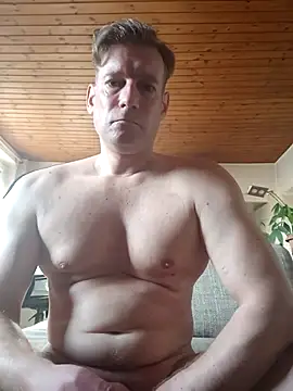 Snapshot of MArciQuarky chatting on 03-13-25, 09:10 MArciQuarky online show from 03-13-25, 09:10