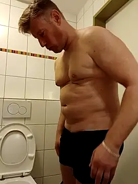 Snapshot of MArciQuarky chatting on 10-04-25, 02:29 MArciQuarky online show from 10-04-25, 02:29