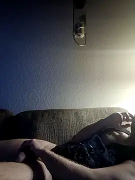 Snapshot of MArciQuarky chatting on 02-27-25, 09:47 MArciQuarky online show from 02-27-25, 09:47