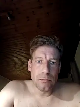 Snapshot of MArciQuarky chatting on 02-12-25, 10:15 MArciQuarky online show from 02-12-25, 10:15