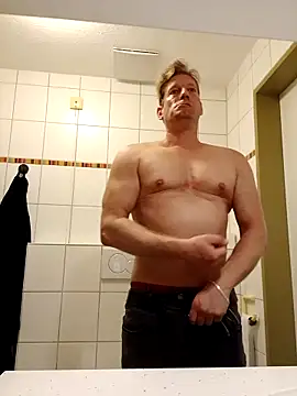 Snapshot of MArciQuarky chatting on 09-13-25, 03:45 MArciQuarky online show from 09-13-25, 03:45