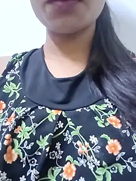 Snapshot of Sarita_7 chatting on 09-14-25, 10:04 Sarita 7 online show from 09-14-25, 10:04