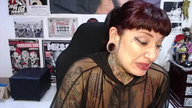 Snapshot of Rollyderolandia666 chatting on 04-17-26, 11:07 Rollyderolandia666 online show from 04-17-26, 11:07