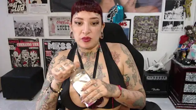 Snapshot of Rollyderolandia666 chatting on 05-19-26, 06:48 Rollyderolandia666 online show from 05-19-26, 06:48
