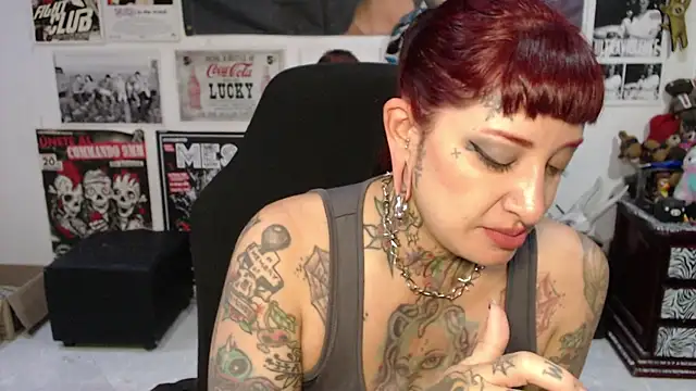 Snapshot of Rollyderolandia666 chatting on 06-03-26, 10:25 Rollyderolandia666 online show from 06-03-26, 10:25
