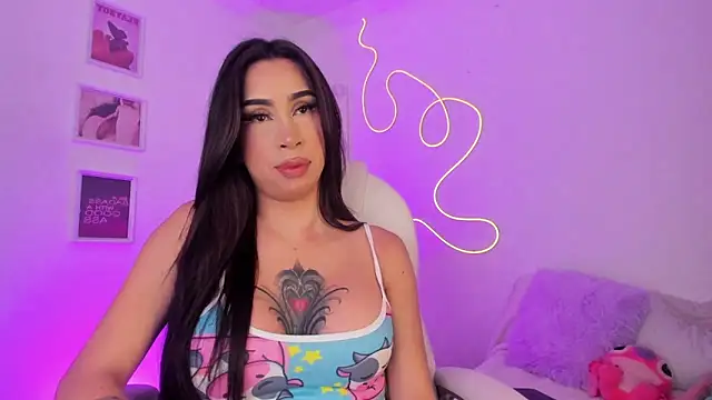 Snapshot of JulietaBomGV chatting on 03-15-25, 04:13 JulietaBomGV online show from 03-15-25, 04:13