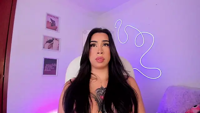 Snapshot of JulietaBomGV chatting on 03-22-25, 06:22 JulietaBomGV online show from 03-22-25, 06:22