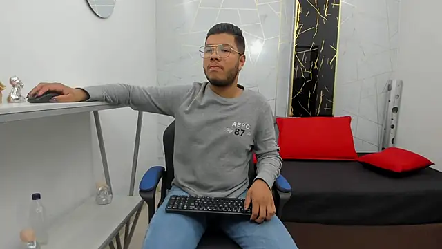 ian tomson online show from 11-07-25, 08:08