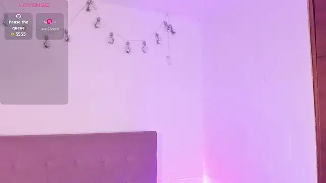 v1cky  online show from 11-17-25, 10:47