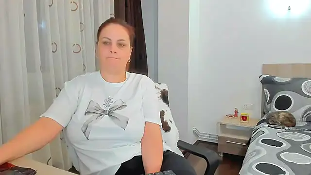 Snapshot of Adelamilfsex chatting on 09-26-25, 07:43 Adelamilfsex online show from 09-26-25, 07:43