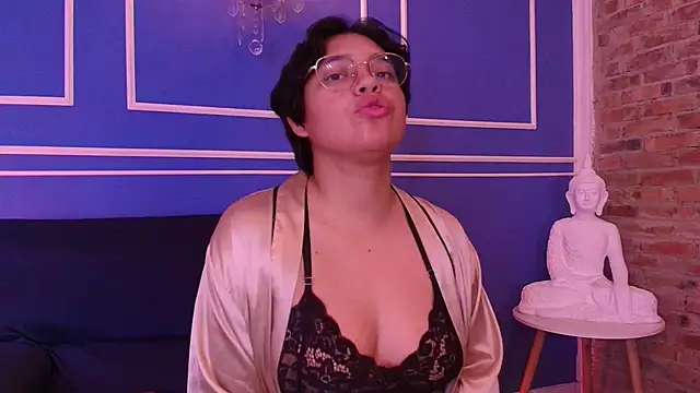 Emmapark  online show from 11-06-25, 06:34