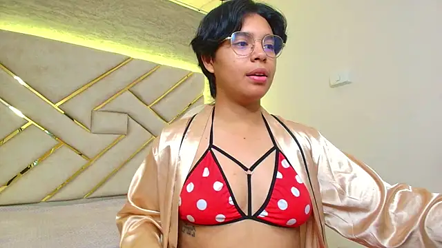 Emmapark  online show from 03-18-25, 12:06