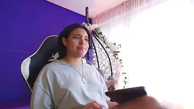 Emmapark  online show from 02-15-26, 03:11