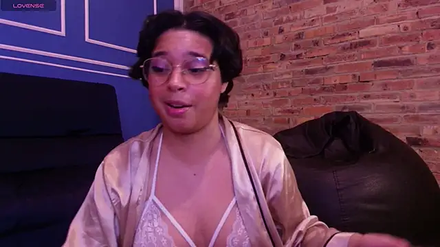 Emmapark  online show from 11-14-25, 07:17