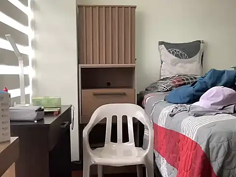 littlelatinhunter online show from 11-05-25, 09:40