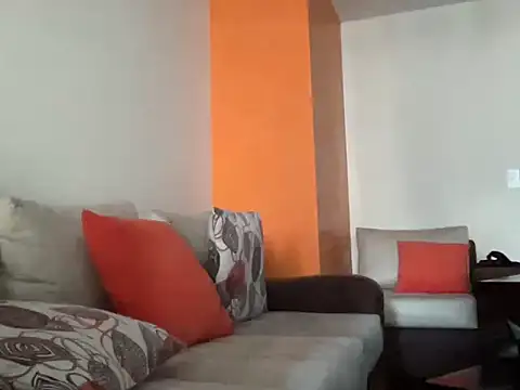 littlelatinhunter online show from 10-14-25, 11:44