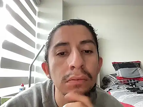 littlelatinhunter online show from 11-30-25, 12:17