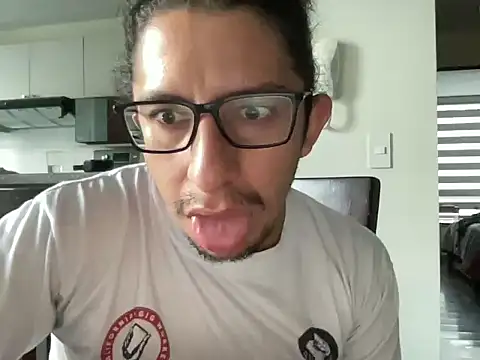 littlelatinhunter online show from 01-08-26, 11:49