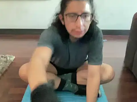 littlelatinhunter online show from 11-17-25, 12:42