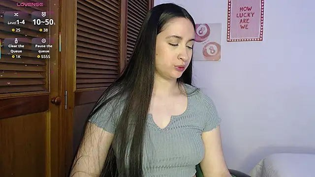Snapshot of sofiaduque_26 chatting on 04-26-26, 07:33 sofiaduque 26 online show from 04-26-26, 07:33