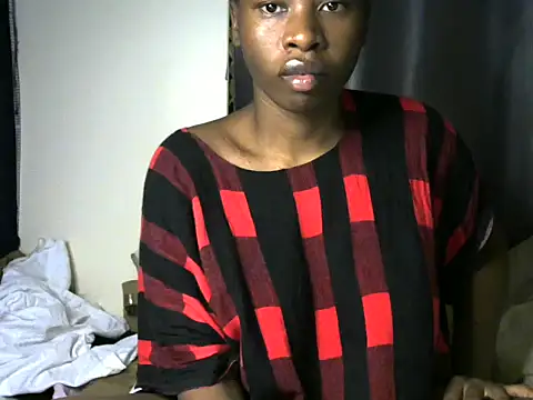 Snapshot of Novah_ chatting on 06-05-26, 12:48 Novah online show from 06-05-26, 12:48