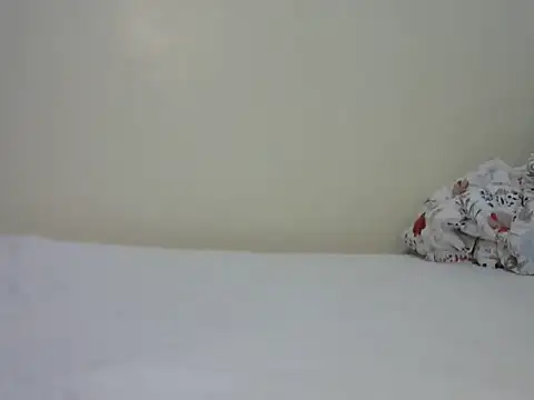 Snapshot of Novah_ chatting on 04-28-26, 02:10 Novah online show from 04-28-26, 02:10