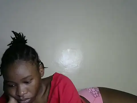 Snapshot of Novah_ chatting on 05-02-26, 03:12 Novah online show from 05-02-26, 03:12