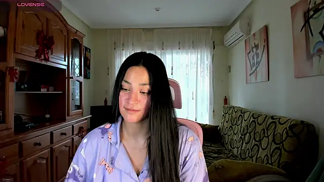 Snapshot of bella_apont chatting on 03-05-25, 09:05 bella apont online show from 03-05-25, 09:05