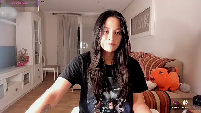 Snapshot of bella_apont chatting on 10-17-25, 10:33 bella apont online show from 10-17-25, 10:33