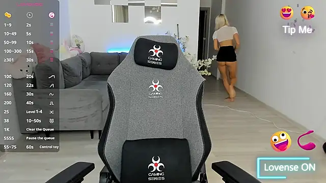 Snapshot of LovelyBianca chatting on 10-17-25, 07:15 LovelyBianca online show from 10-17-25, 07:15